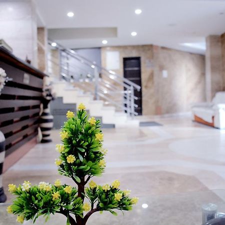 Geetika Galaxy Hotel Kanpur Luaran gambar