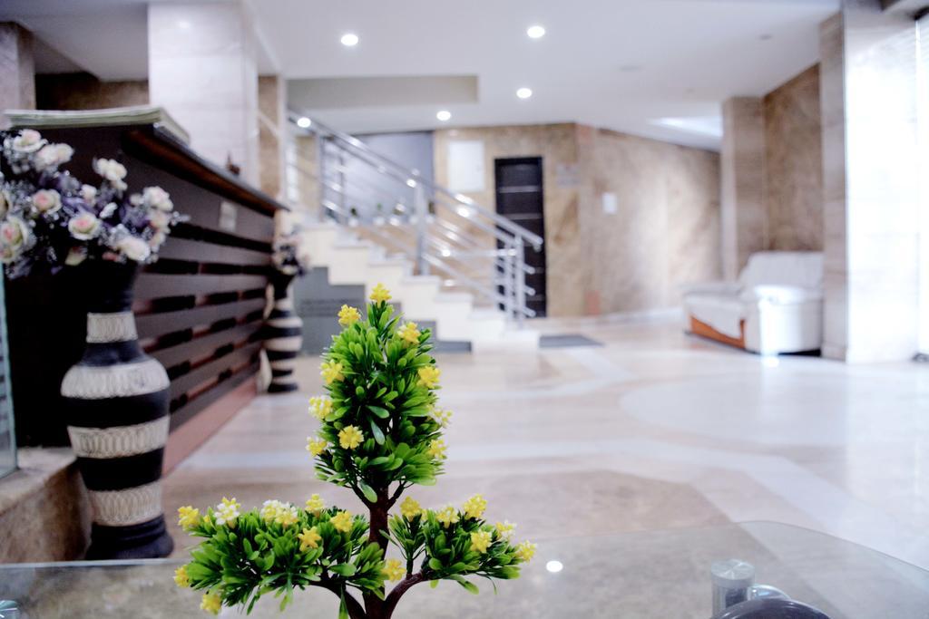Geetika Galaxy Hotel Kanpur Luaran gambar