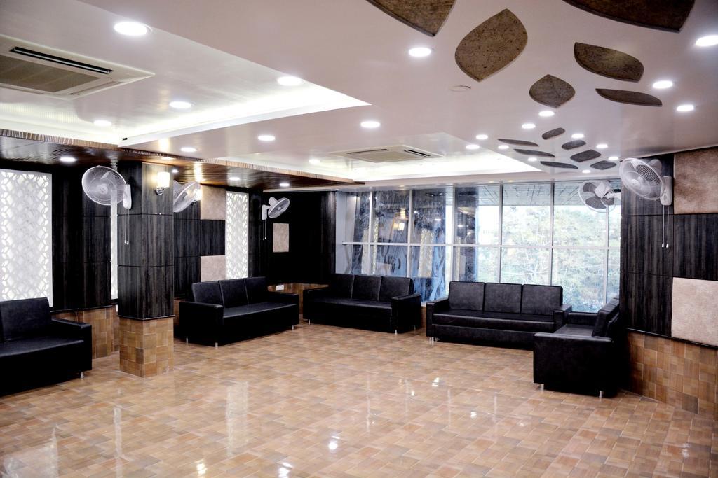 Geetika Galaxy Hotel Kanpur Luaran gambar